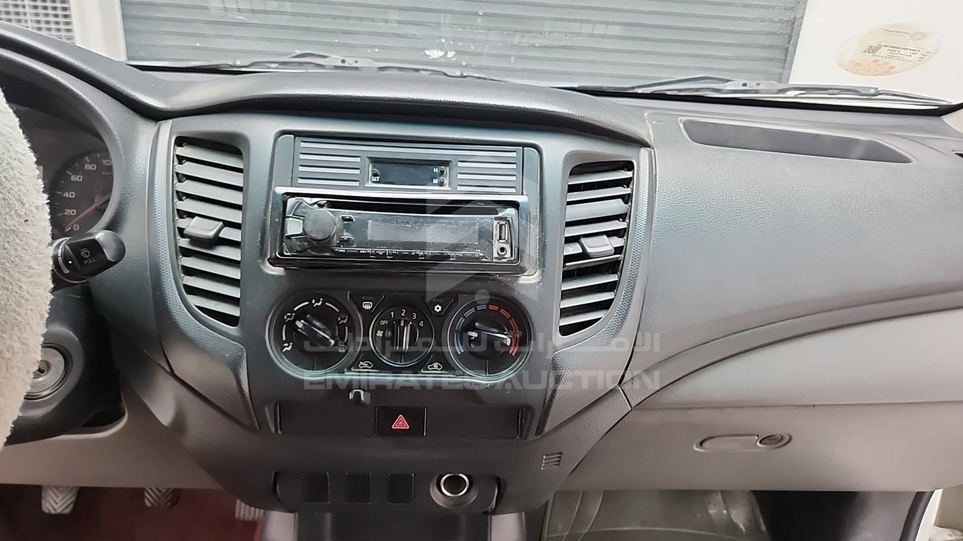 2016 MITSUBISHI L 200 VIN: MMBJNKJ40GH007928