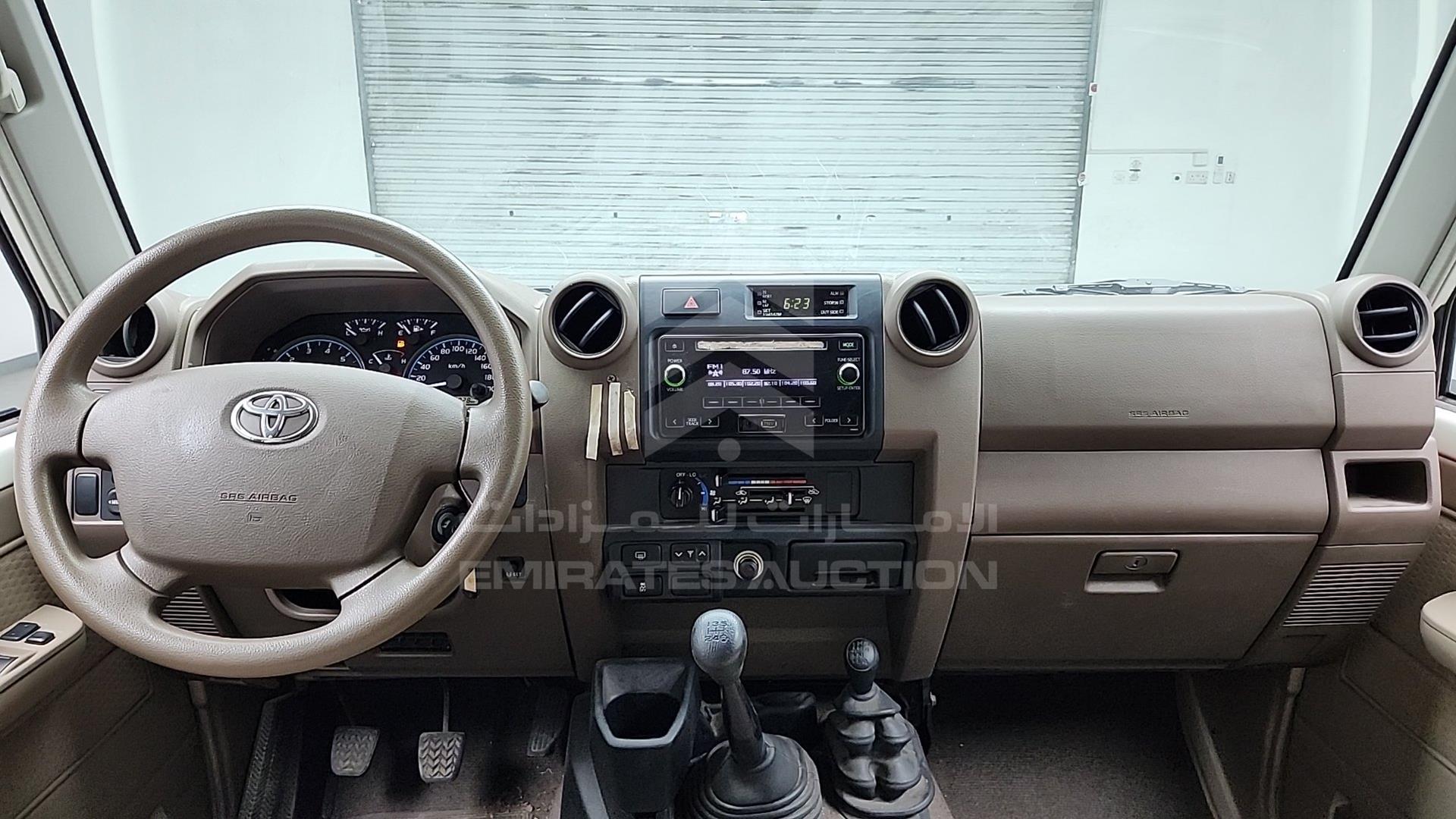 2017 TOYOTA LC 76 VIN: JTEEU73J7H4200784