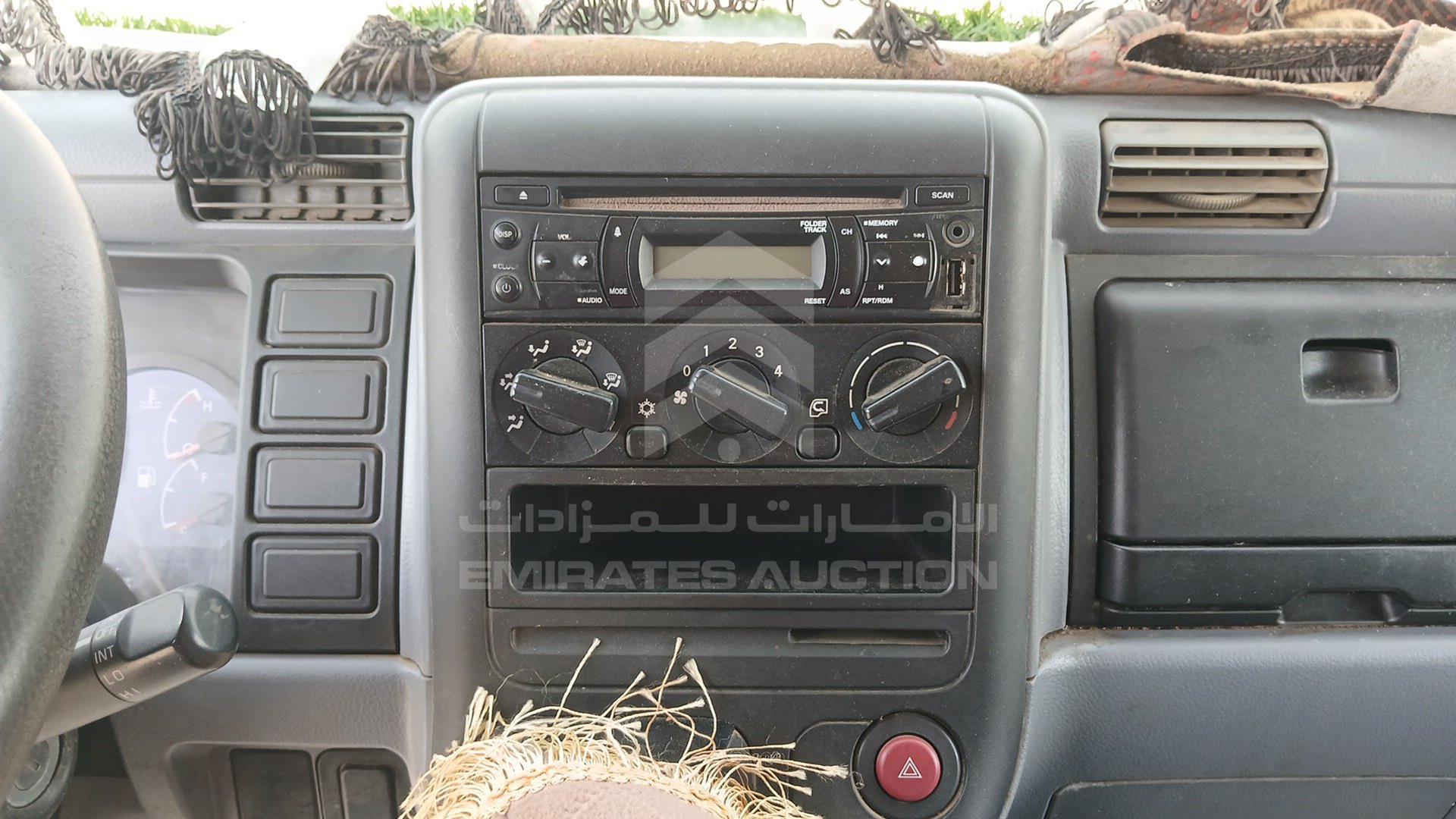 2015 MITSUBISHI CANTER VIN: JL7B6E1P9FK018934