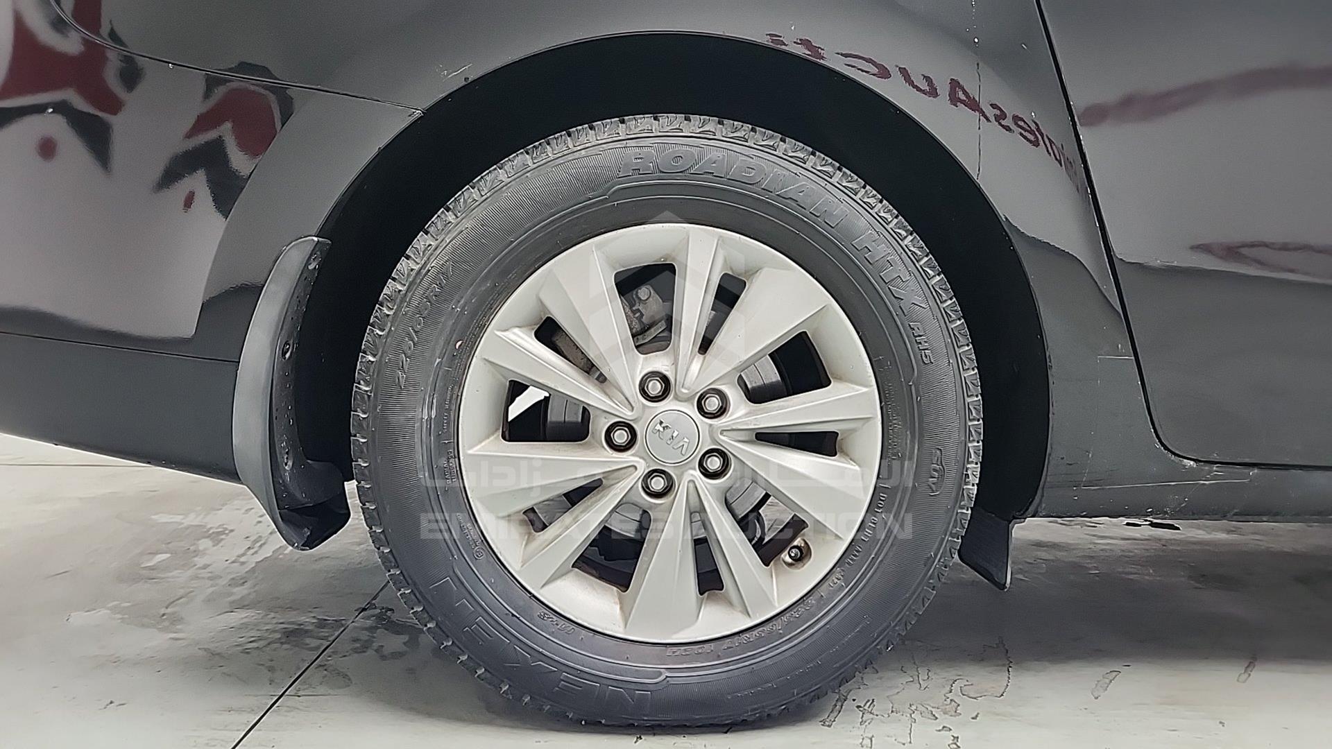 2016 KIA SEDONA VIN: KNDMA5C18G6118093