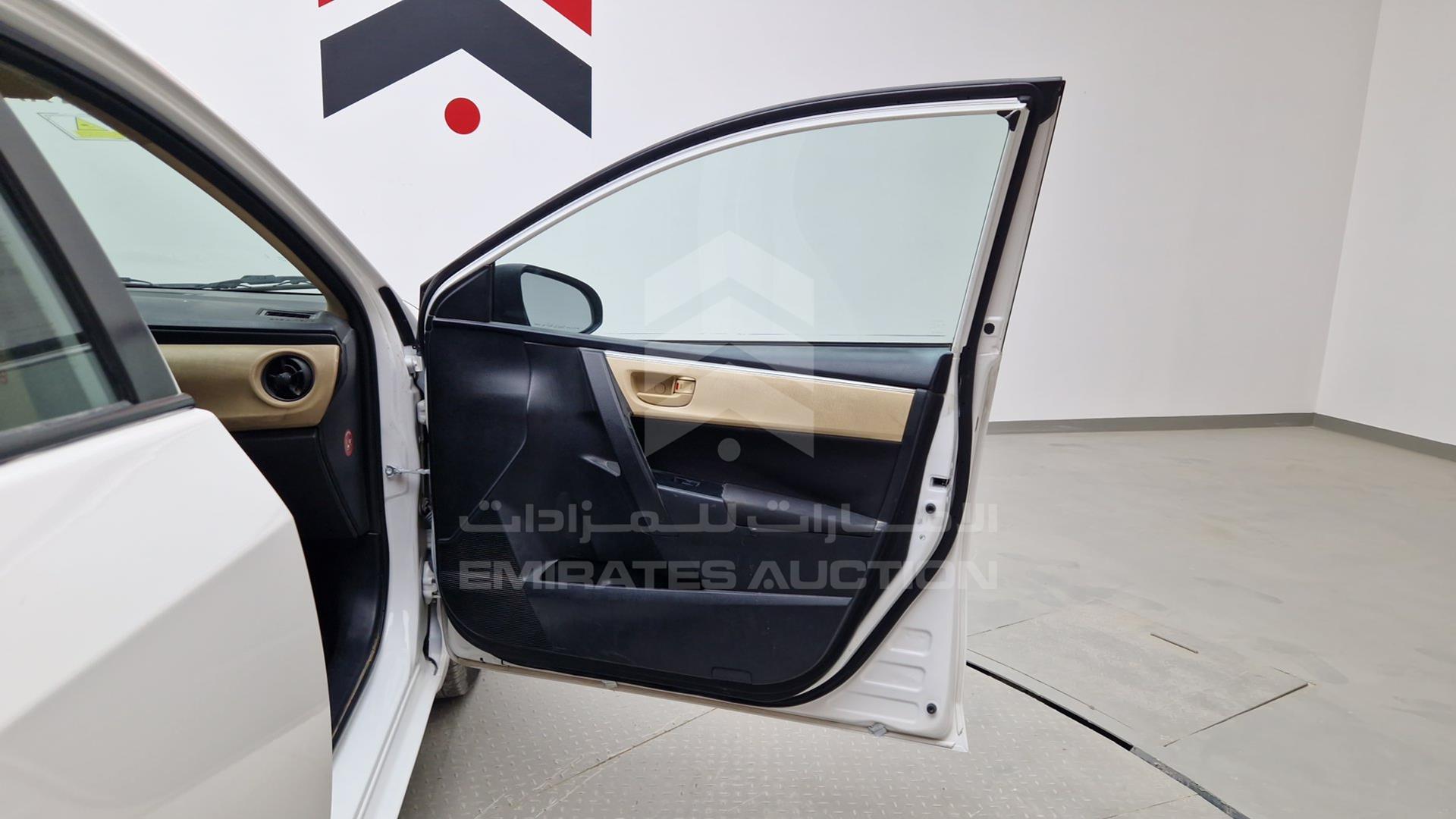 2018 TOYOTA COROLLA VIN: RKLBB9HE7J5213722