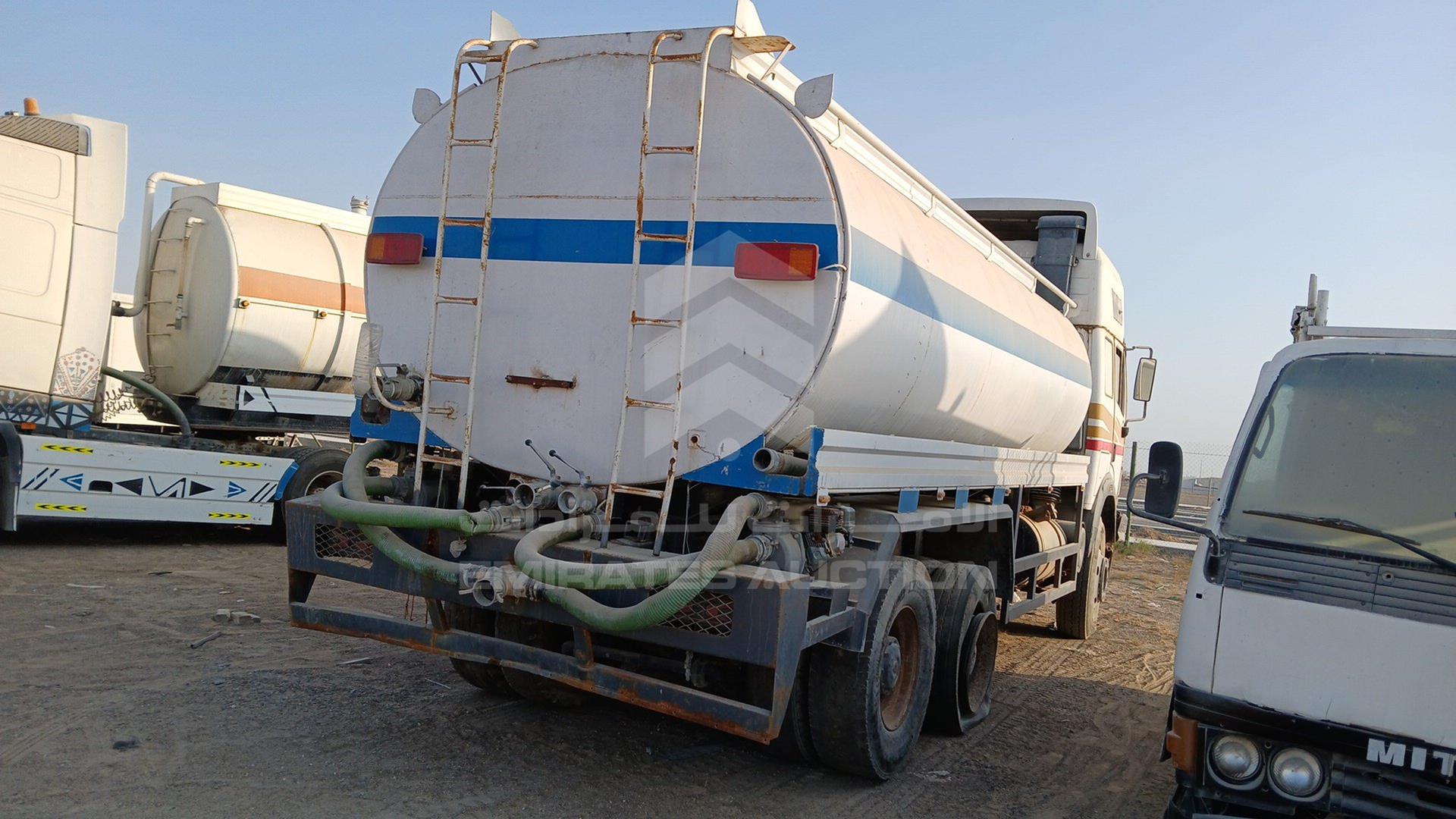 0 MERCEDES TANKER VIN: WDB6584701K221902