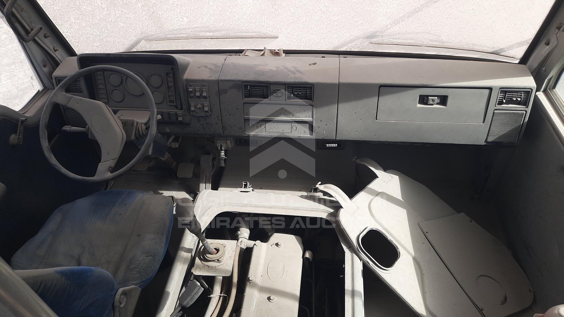 2005 TATA LP613 38 VIN: MAT38122257L00901