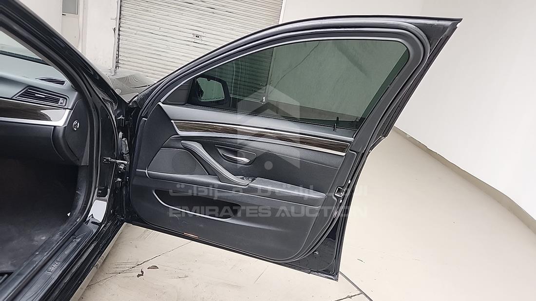 2013 BMW 535 i — Front Right Door — Photo 32