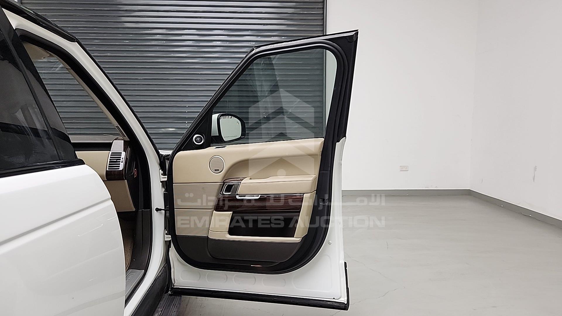 2016 RANGE ROVER HSE VIN: SALGA2DFXGA302883
