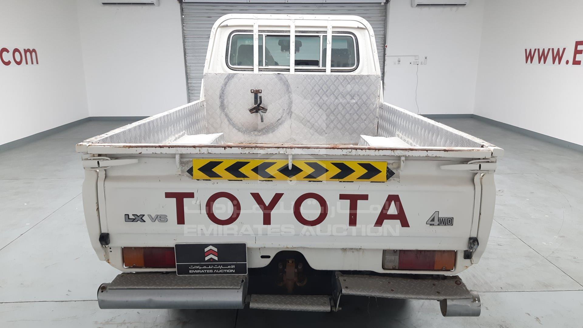2012 TOYOTA LAND CRUISER VIN: JTFLU73J1C4530111