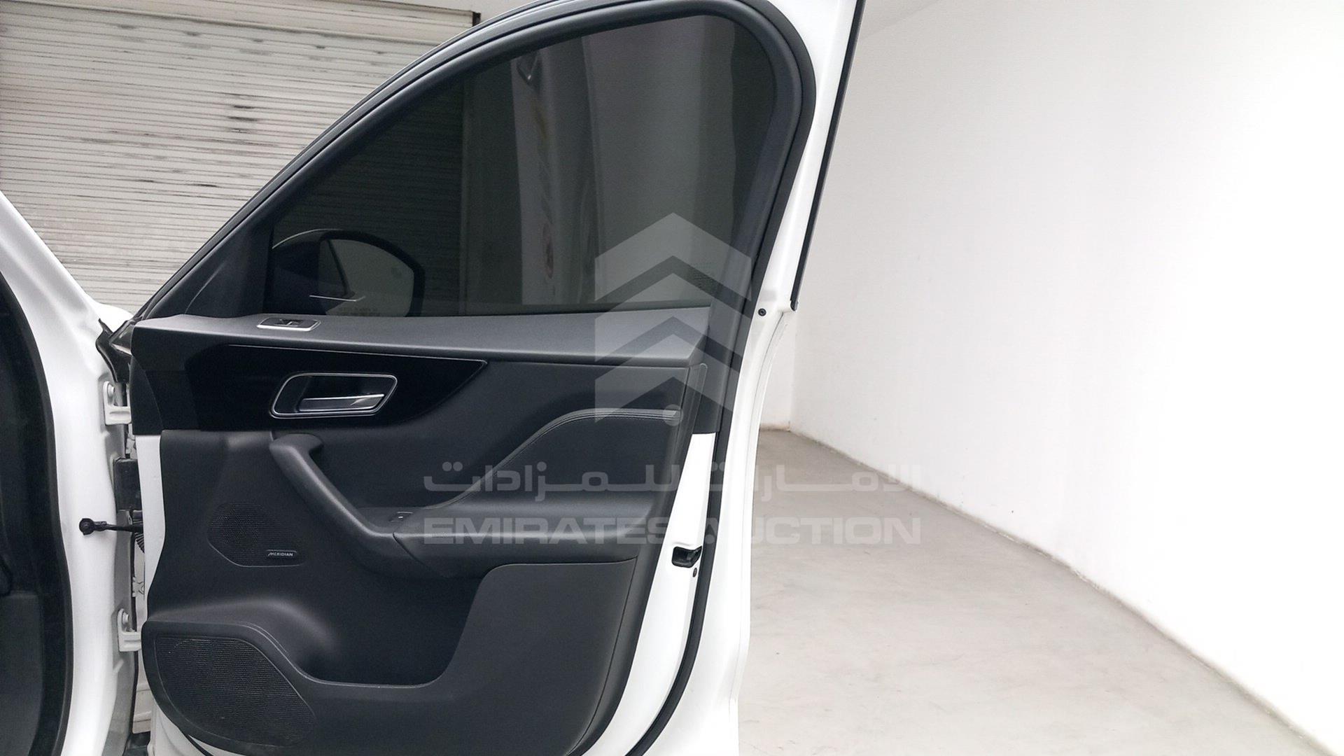 2018 JAGUAR F-PACE VIN: SADCJ2FX3JA280958