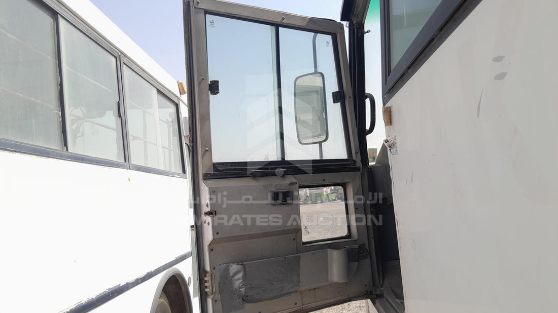 2016 Tata LPO1618 — Front Left Door — Photo 10