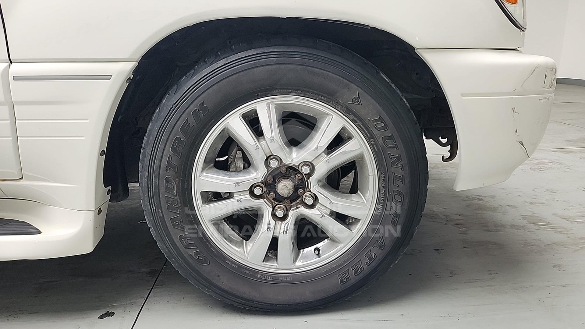 2005 LEXUS LX 470 VIN: JTJHT00W154003131