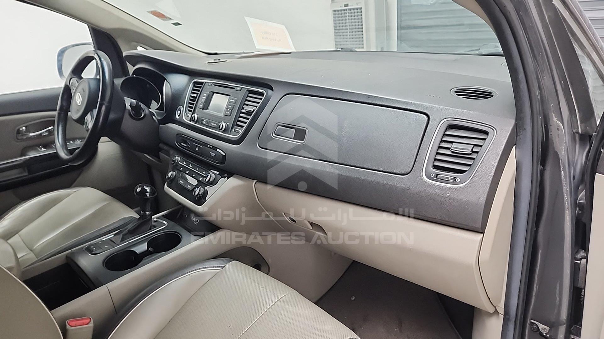 2017 KIA SEDONA VIN: KNDMB5C11H6240289