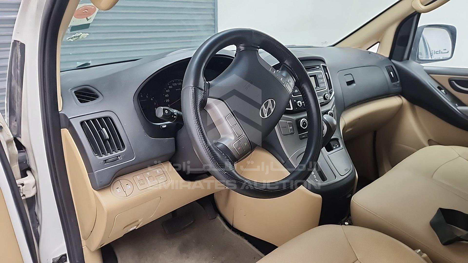 2018 HYUNDAI H1 VIN: KMJWA37R0JU946956