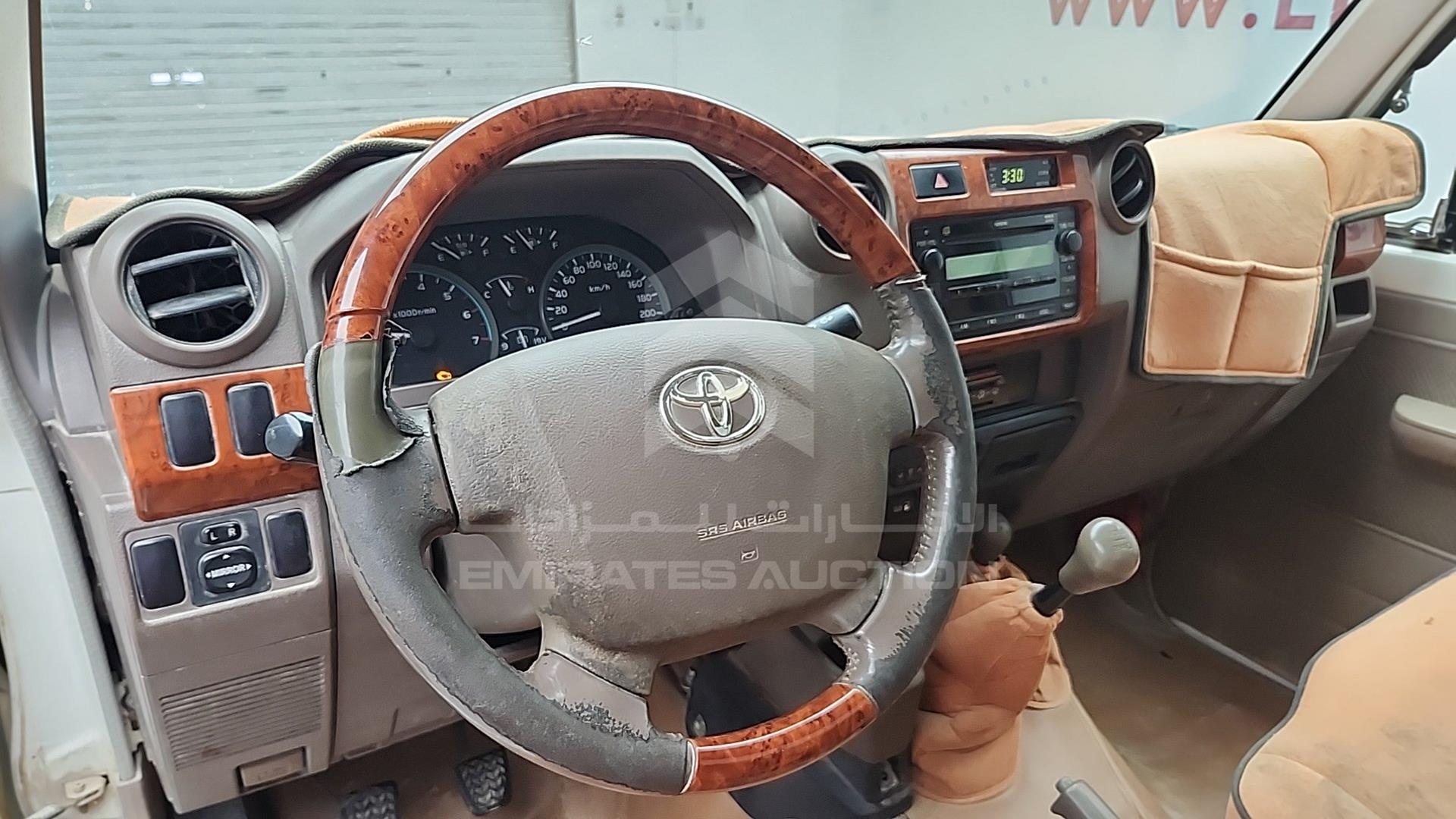 2012 TOYOTA LAND CRUISER VIN: JTFLU73J3C4522897