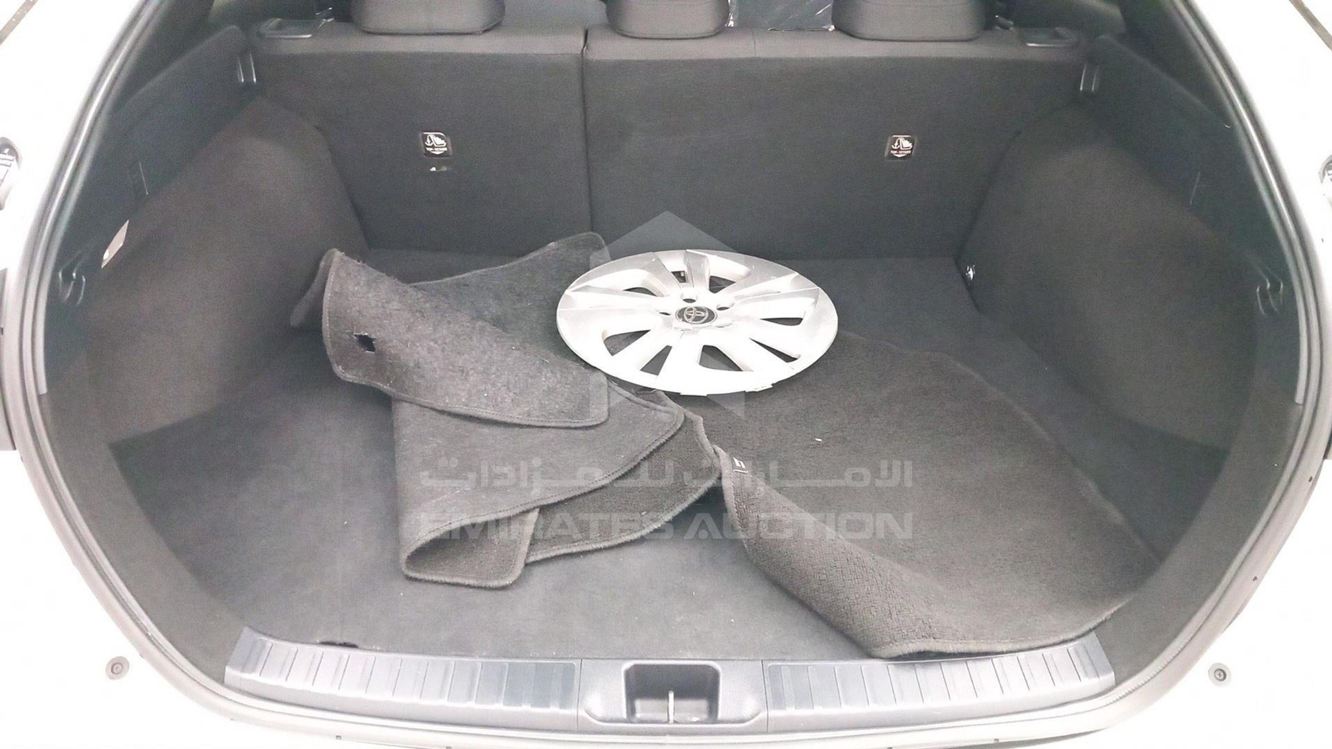 2018 TOYOTA PRIUS VIN: JTDKB3FU3J3589687