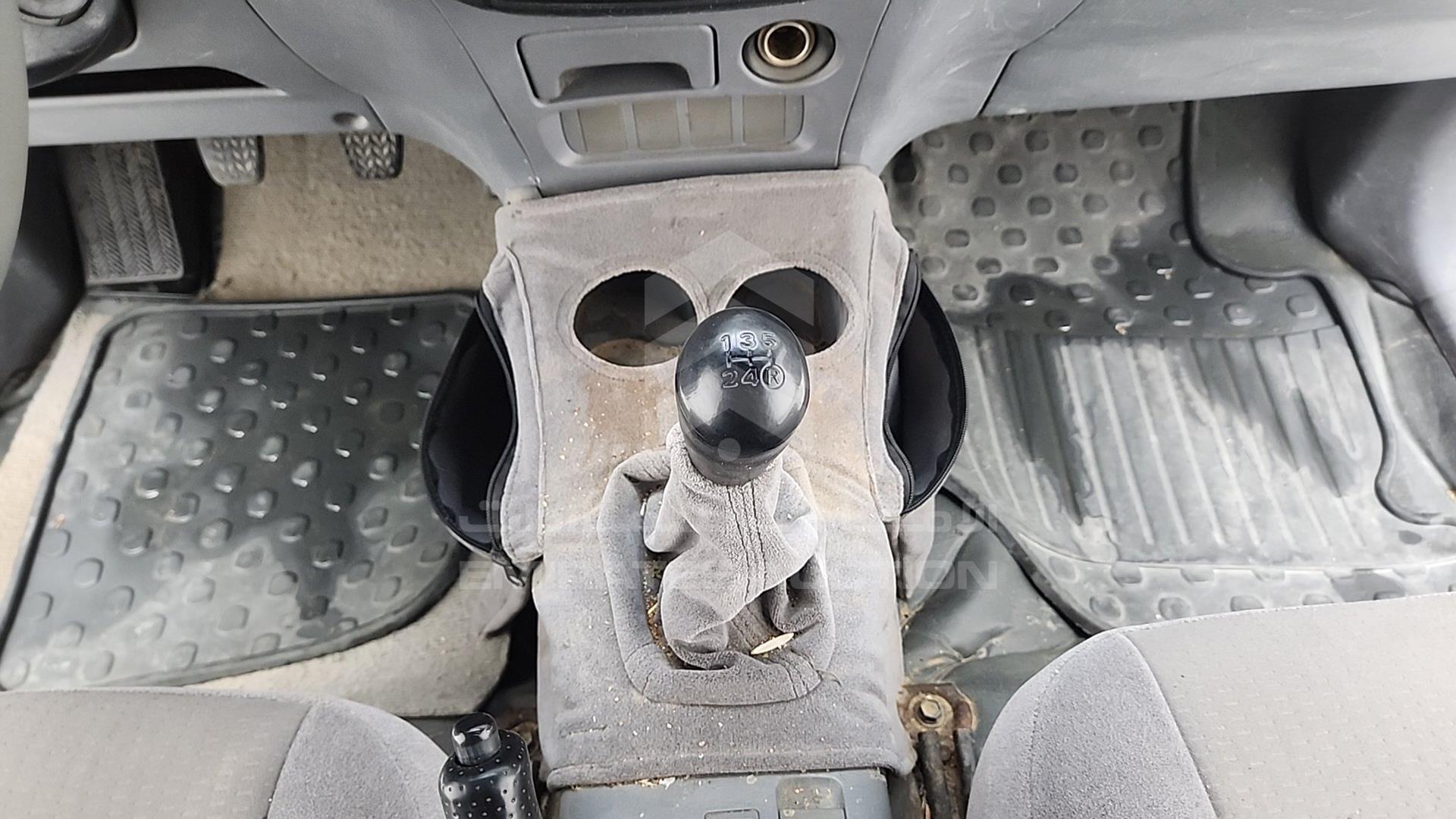 2001 TOYOTA RAV-4 VIN: JTEYH20V200013931