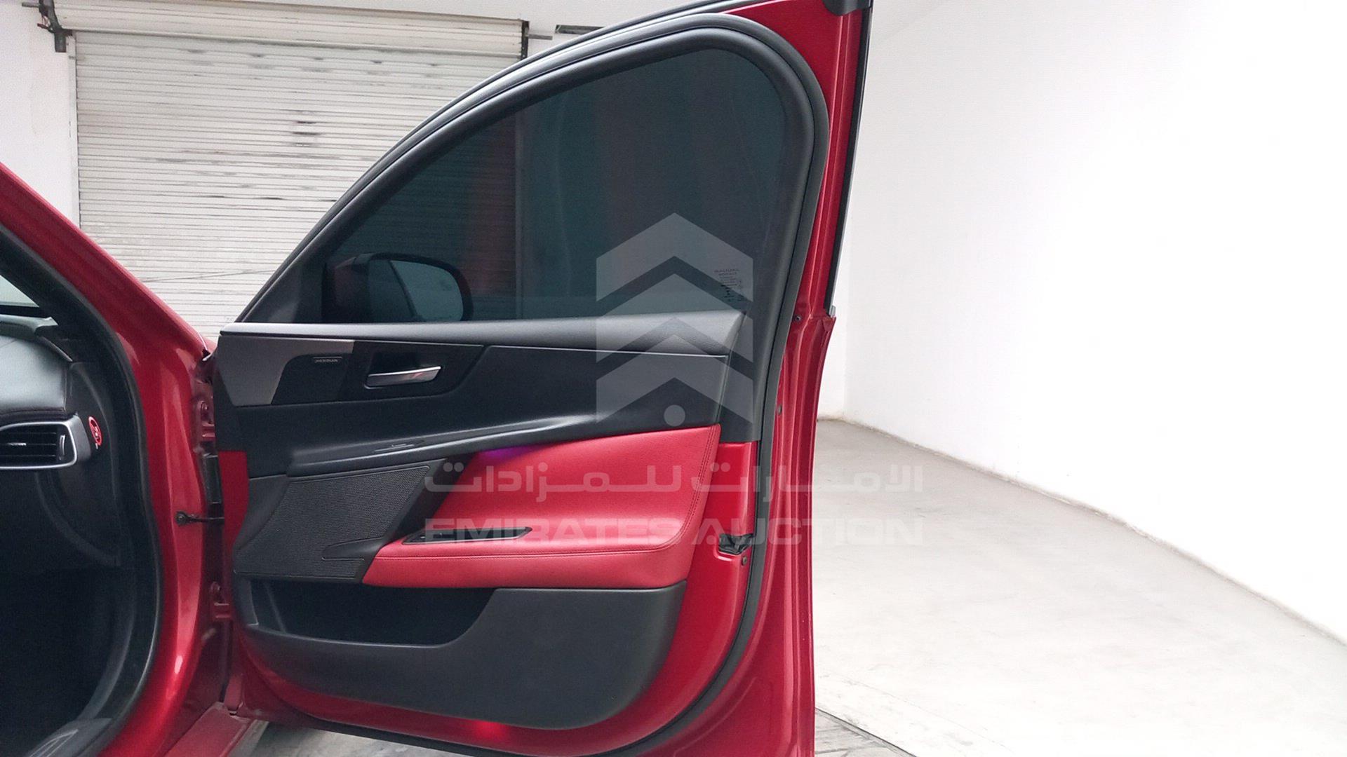 2016 JAGUAR XE VIN: SAJAB4BV8GA909222