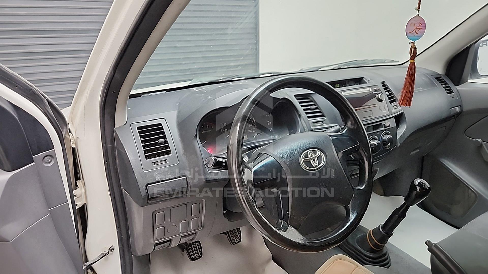 2015 TOYOTA HILUX VIN: MR0EX12G9F2356429