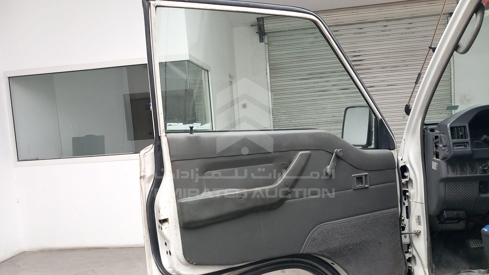 2014 MITSUBISHI L 300 VIN: JMYHNP13WEA701035