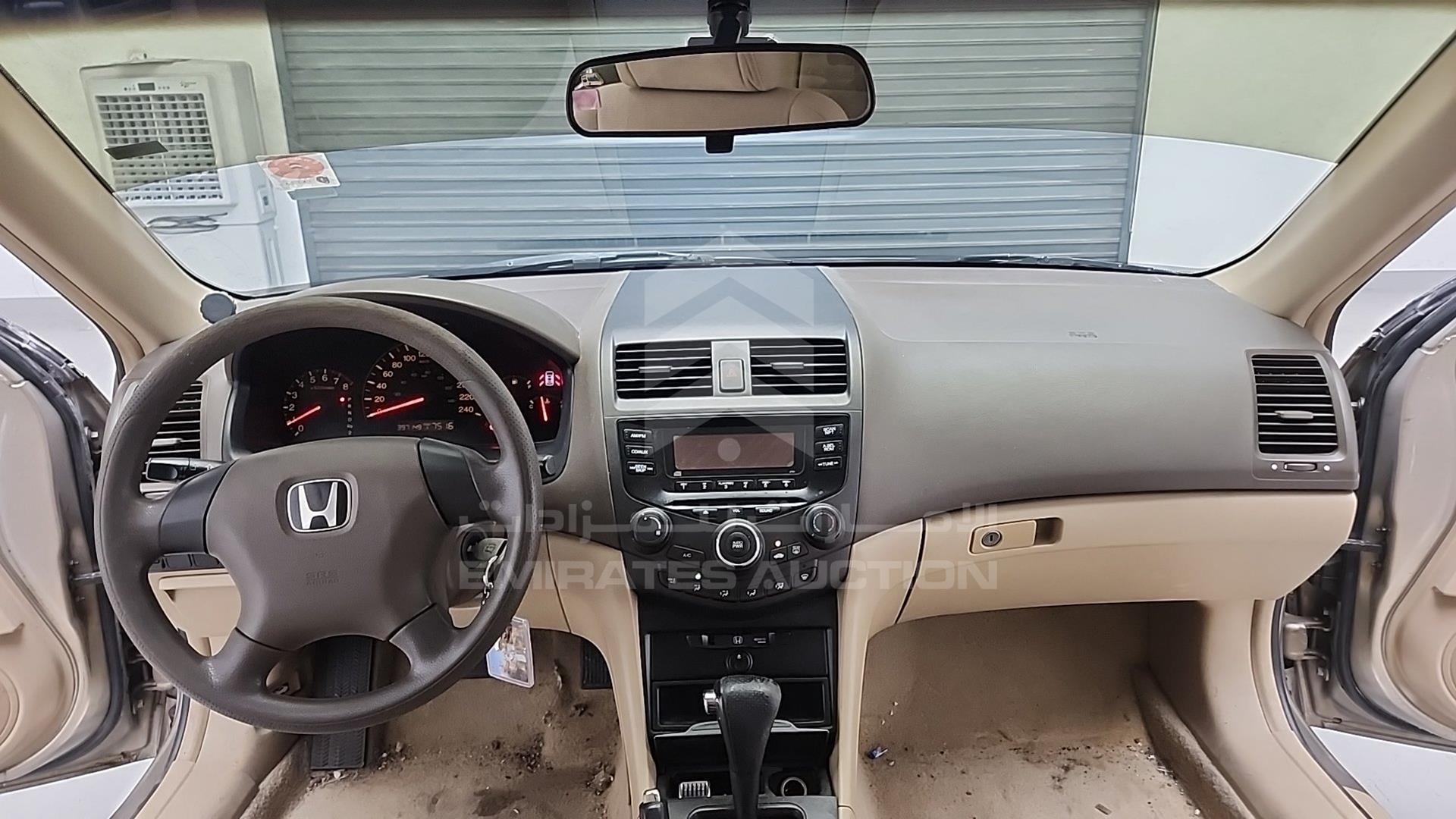 2005 HONDA ACCORD VIN: JHMCM56505C404356