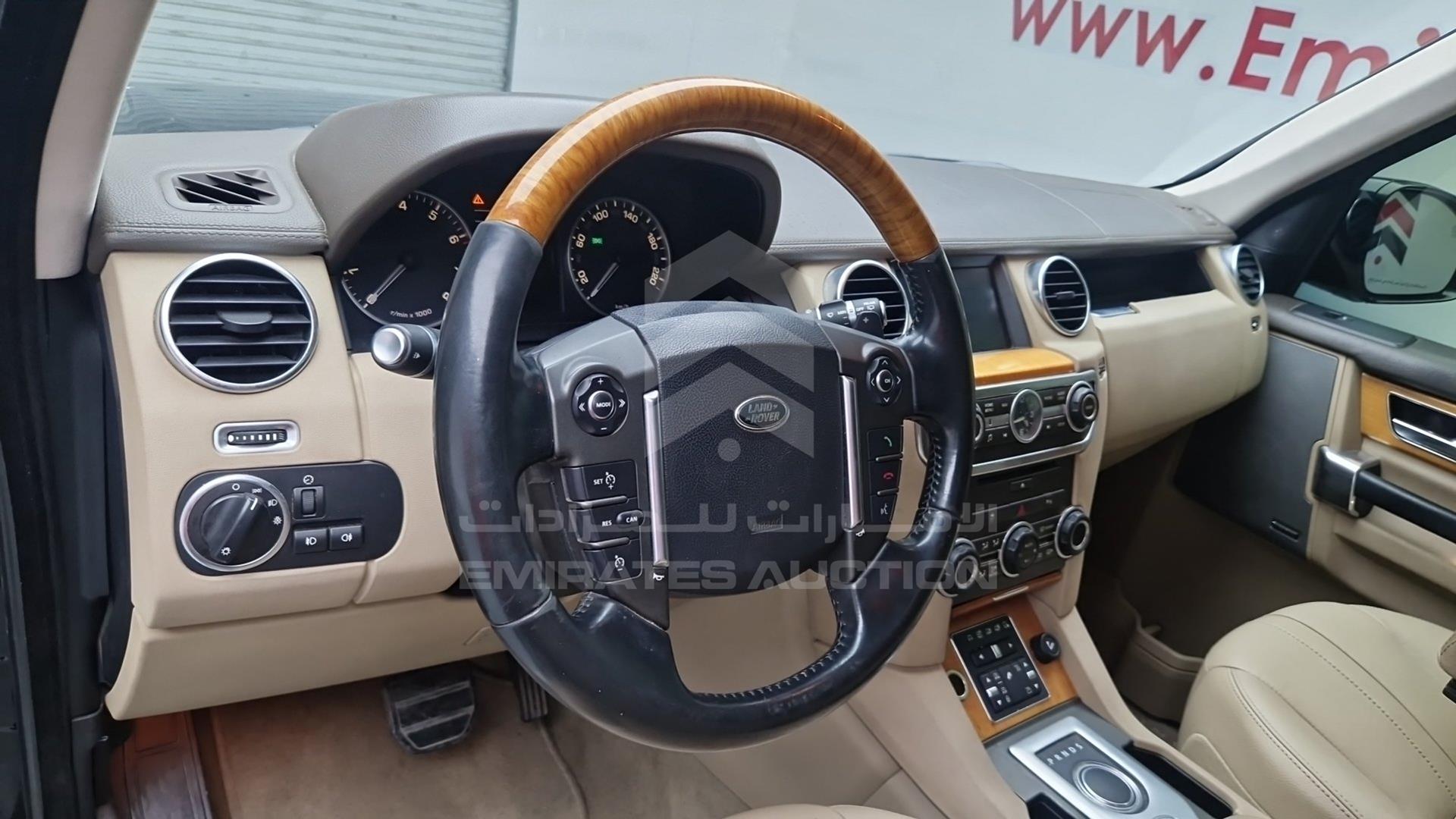 2015 LAND ROVER LR4 VIN: SALLAAAV6FA740368