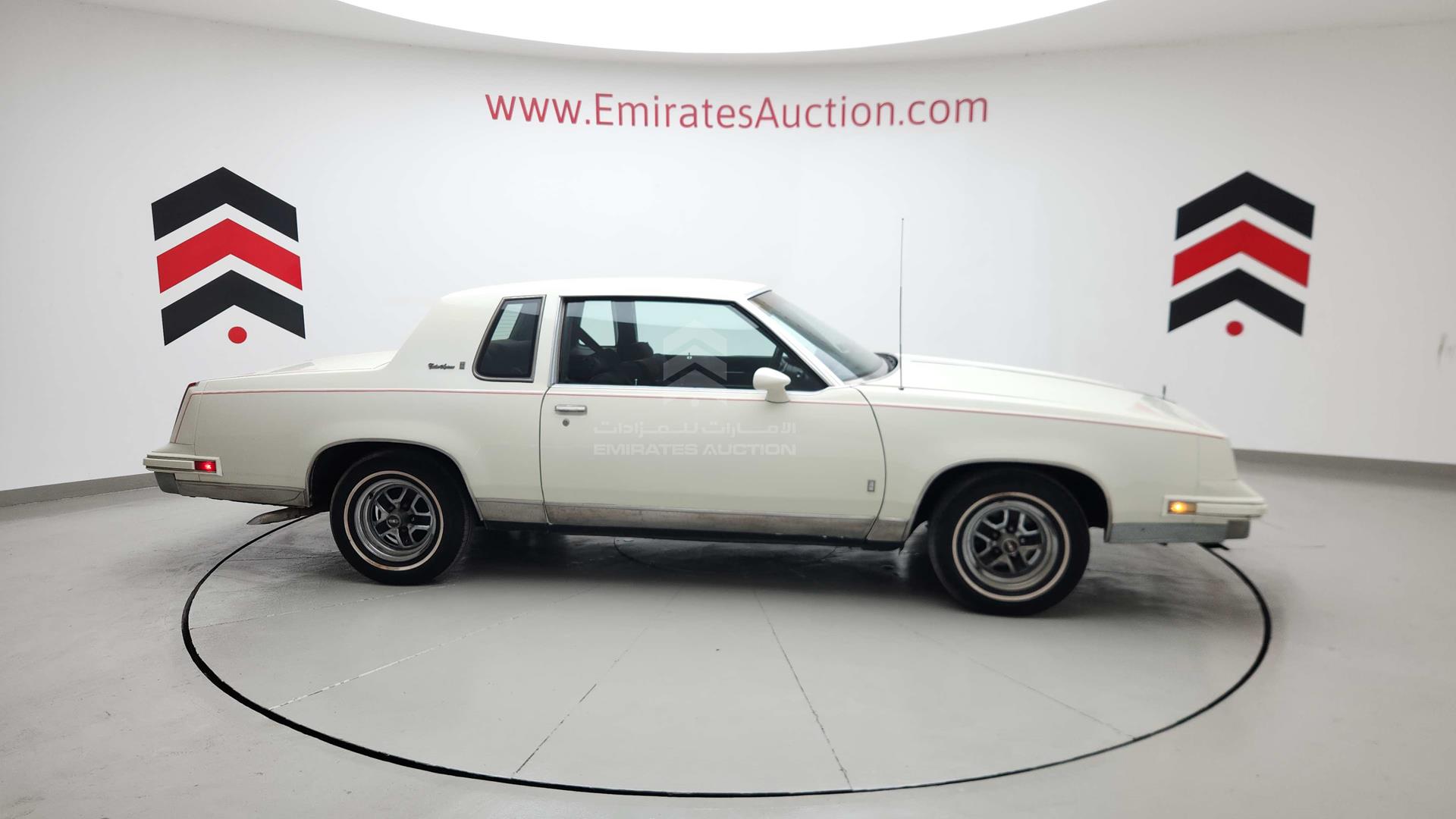 1985 OLDSMOBILE CUTLASS VIN: 2G3GM47Y2F2322720