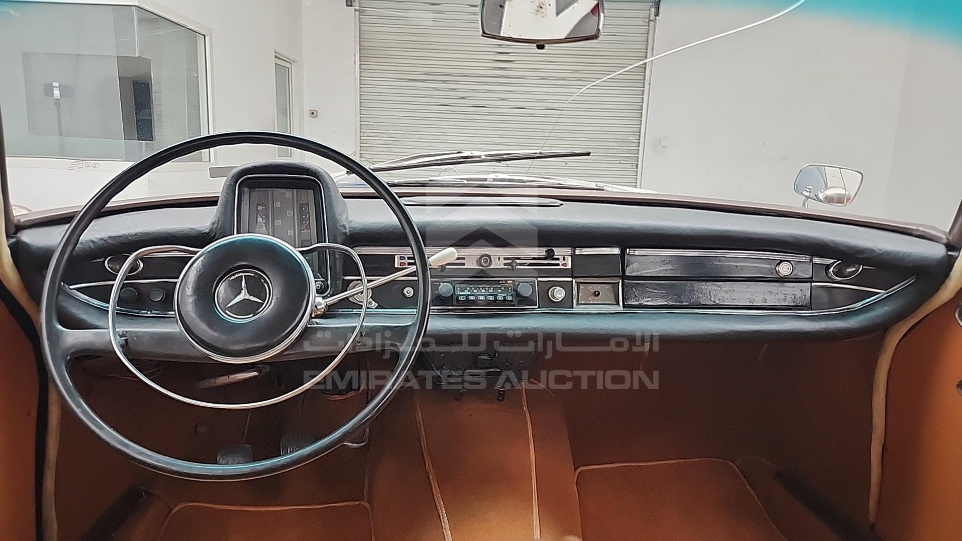 1965 MERCEDES 200 VIN: 11001010113782