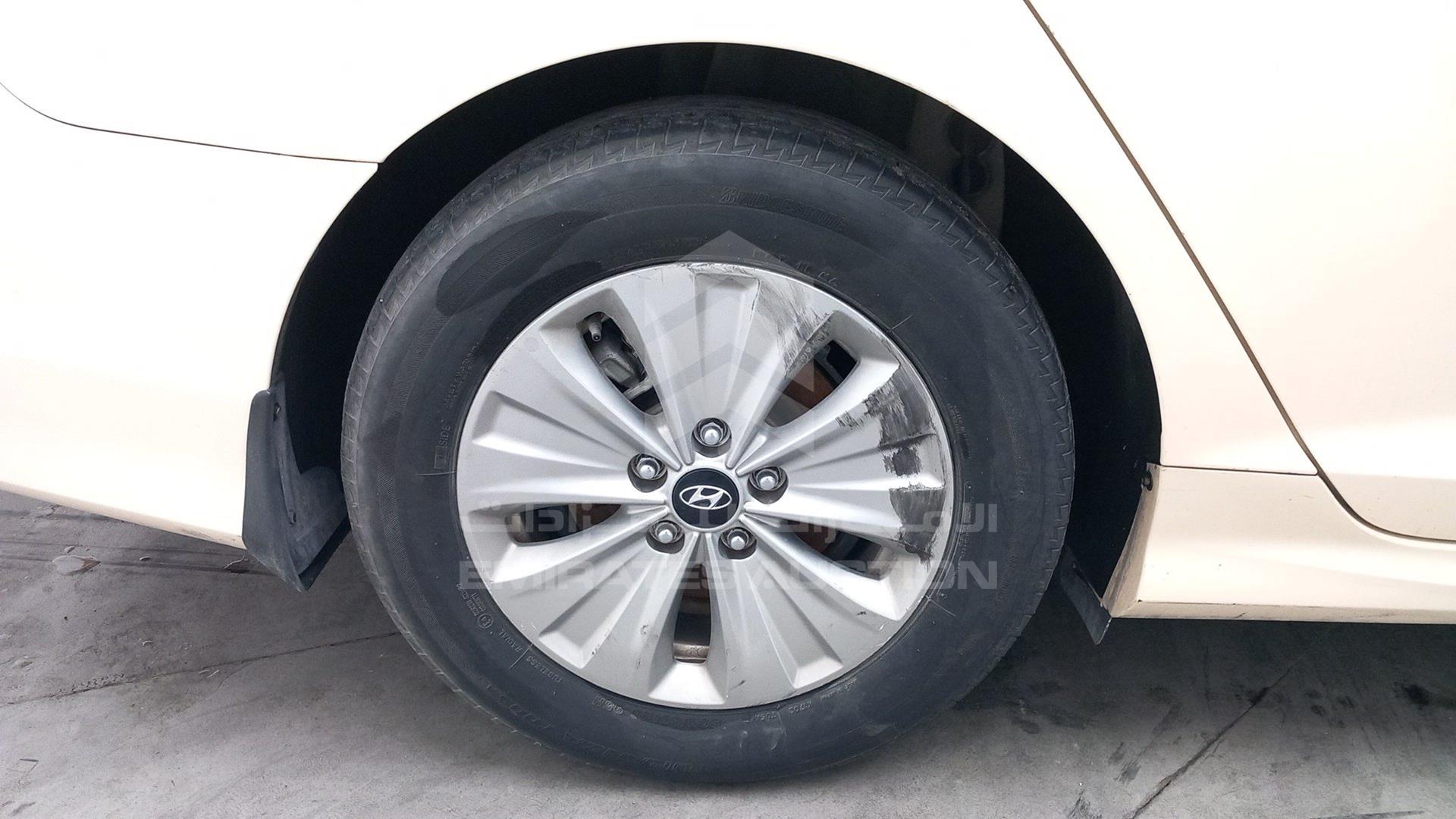2019 HYUNDAI SONATA HYBRID VIN: KMHE24137KA093091
