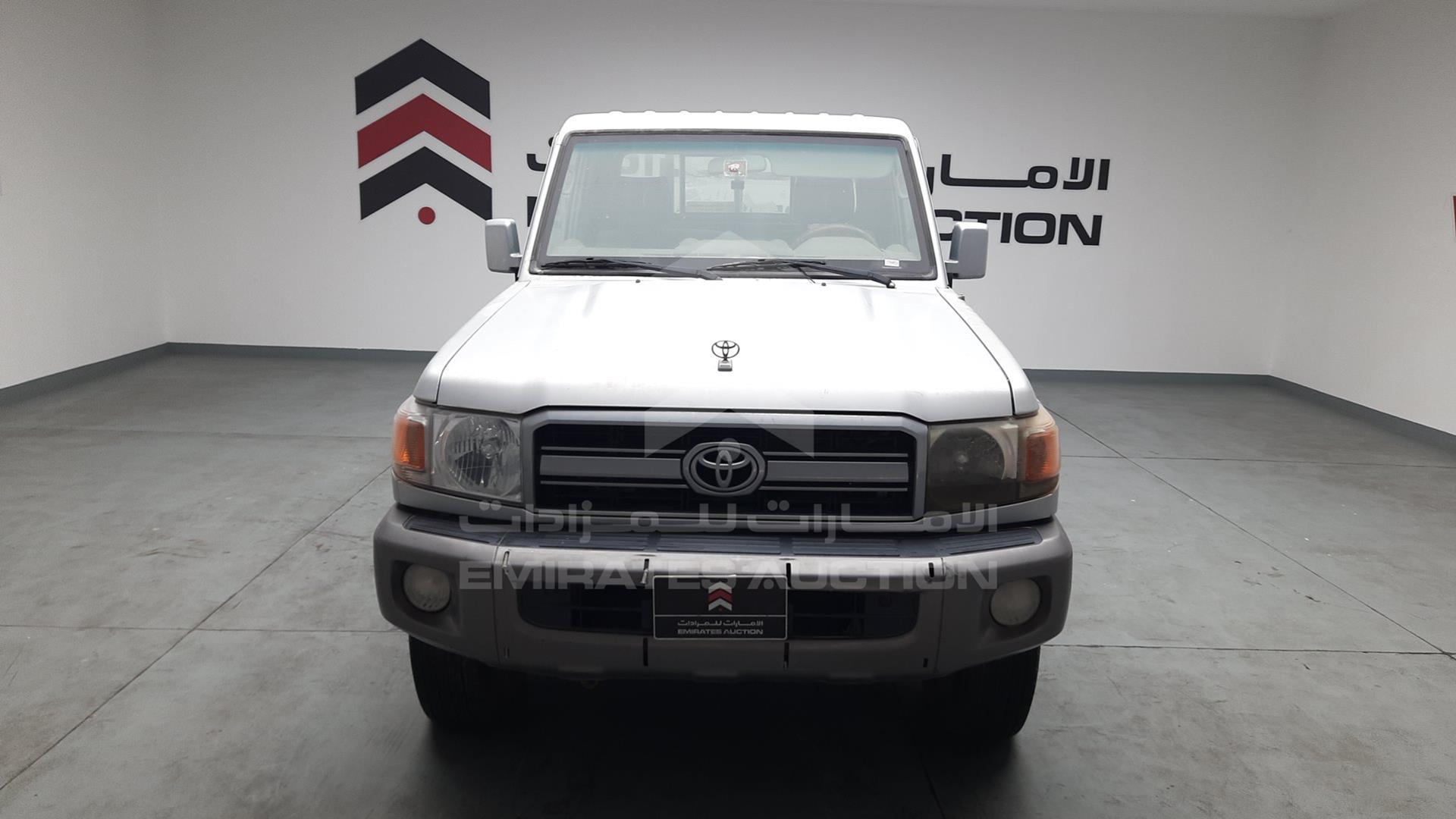 2012 TOYOTA LAND CRUISER VIN: JTFLU73J6C4521887