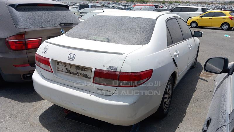 VIN: JHMCM56563C403354 Auction: EmiratesAuction Lot: 404966 VIN: JHMCM56563C403354 Honda Accord 2003 WHITE Photo 9