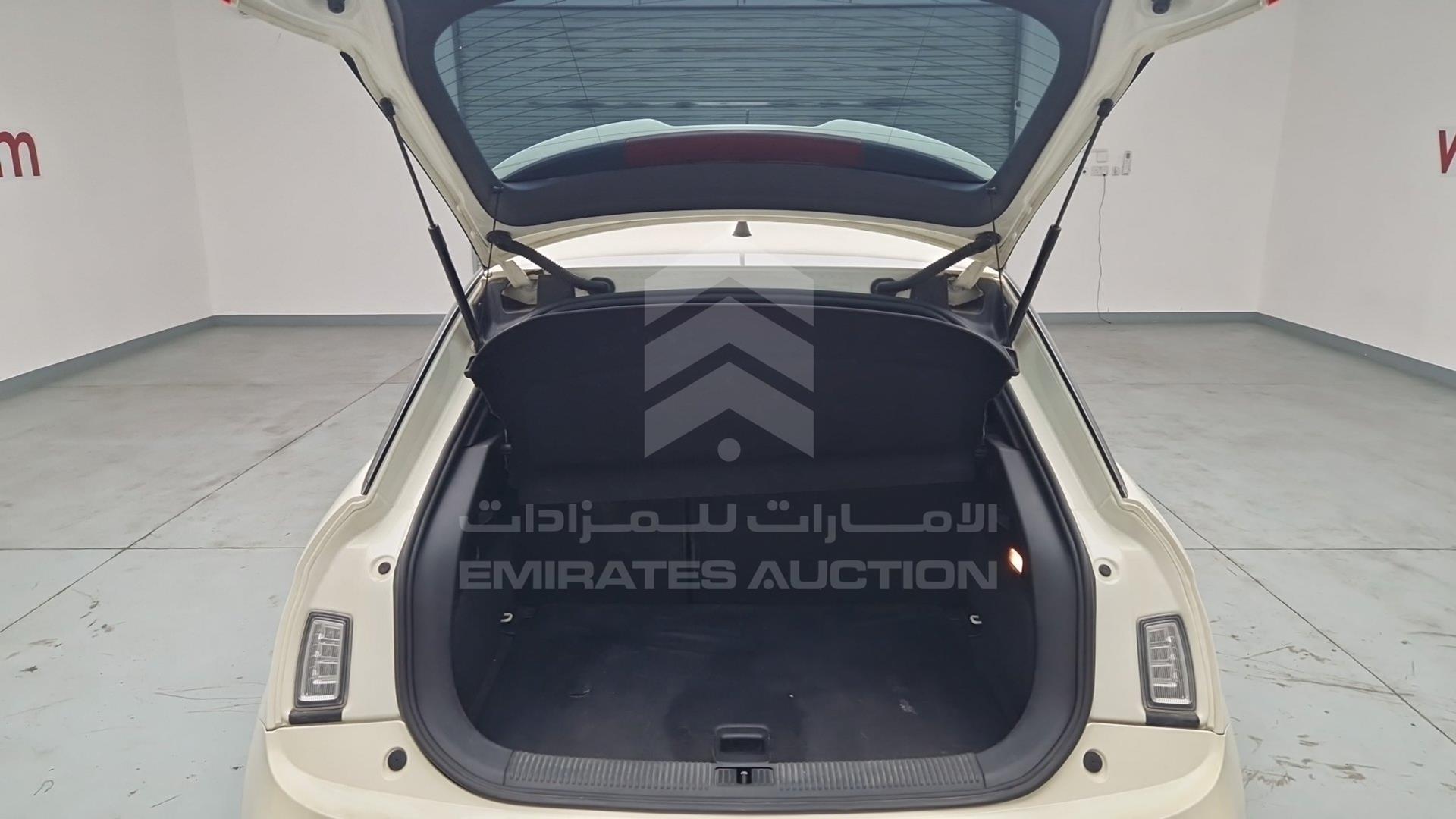2011 AUDI A1 VIN: WAUAYA8X1BB069417