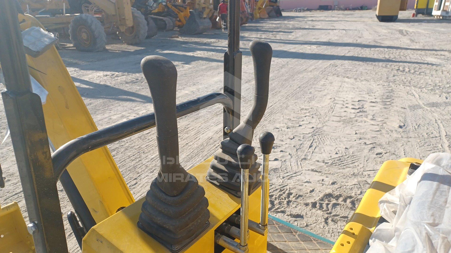 2024 EXCAVATOR --- VIN: SLP241718219