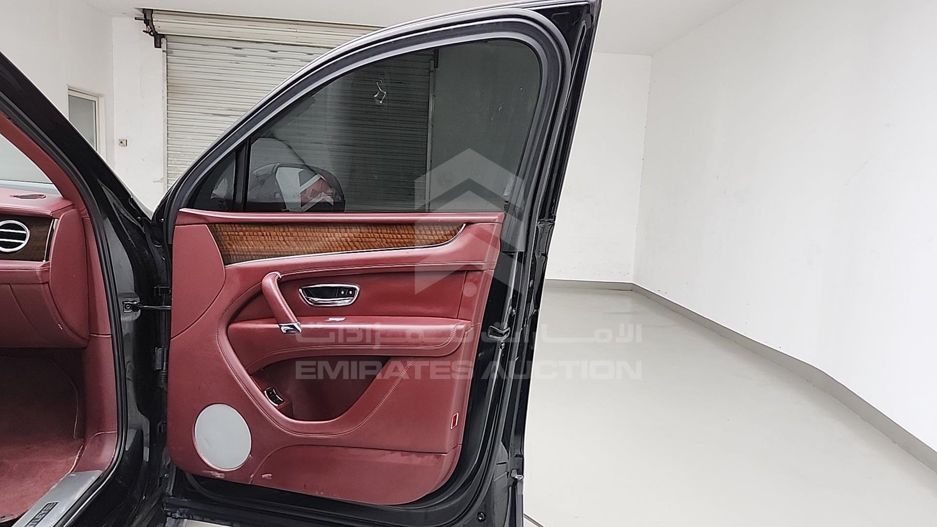 2019 BENTLEY BENTAYGA VIN: SJAAL1ZV2KC023332