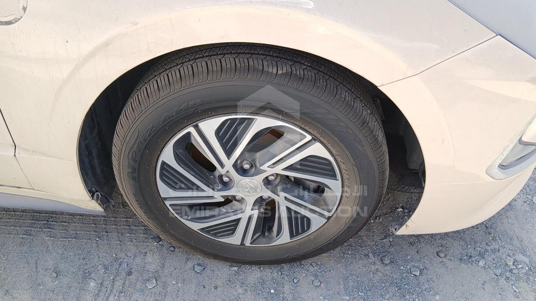 2021 Hyundai Sonata Hybrid — Front Right Tyre — Photo 29