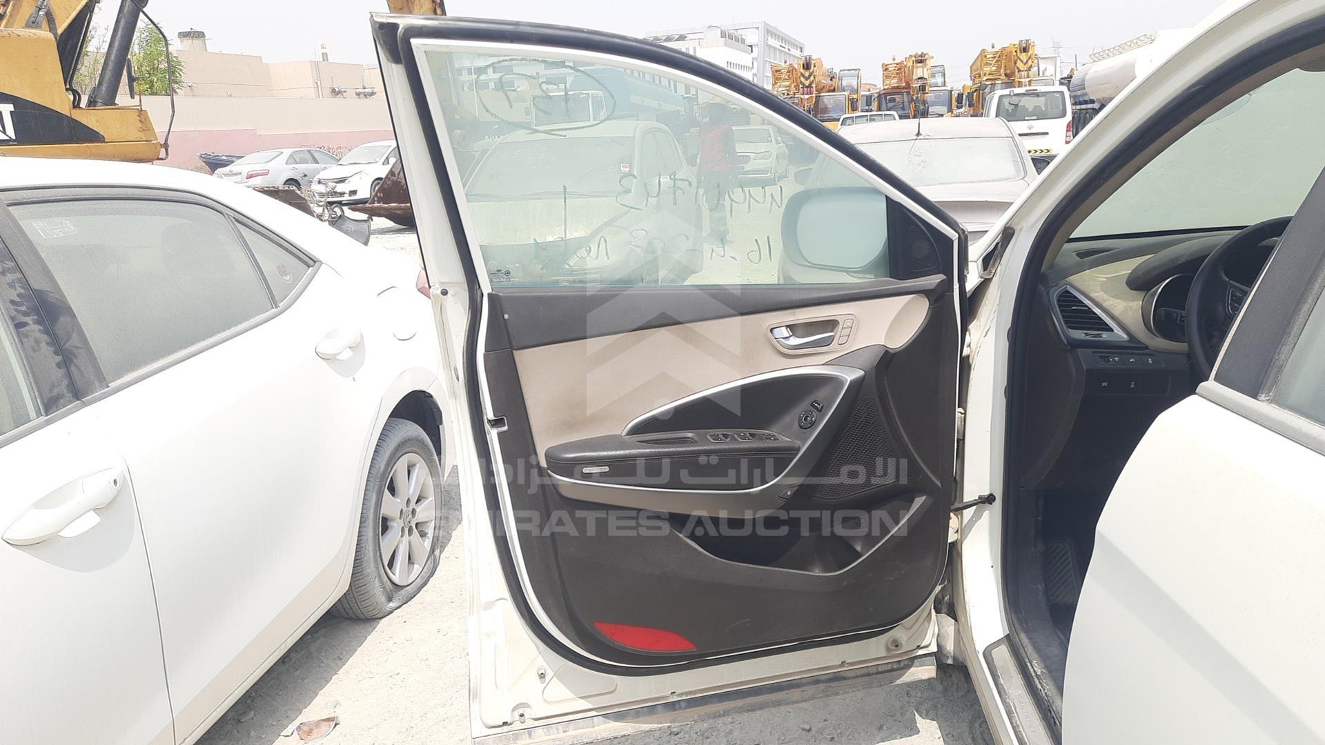 2014 HYUNDAI SANTA FE VIN: KMHSU81E4DU073033