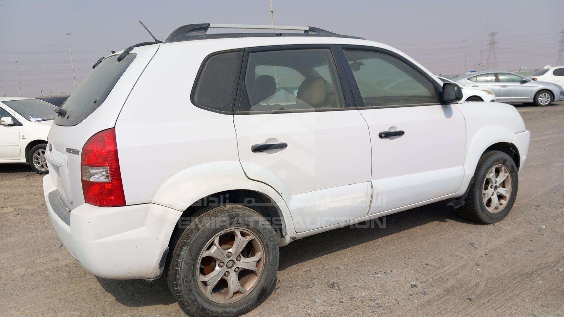 2009 HYUNDAI TUCSON VIN: KMHJM81B19U945936