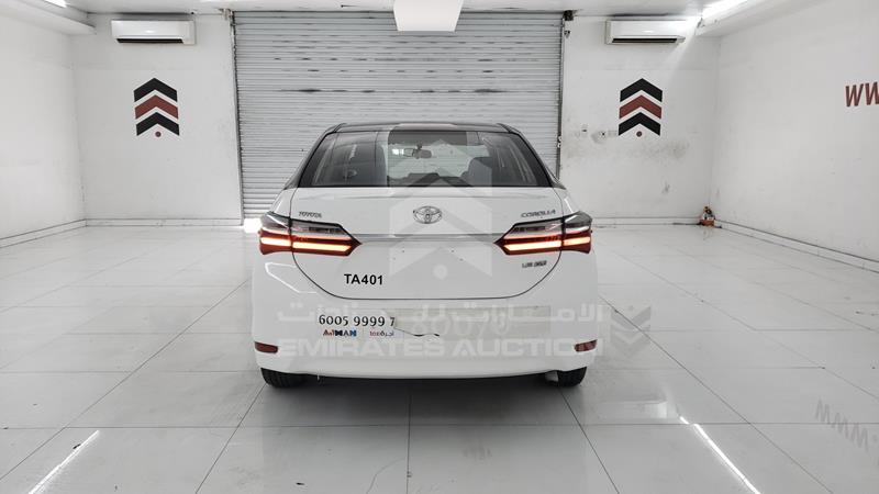 RKLBB9HE8H5198951 Auction: EmiratesAuction Lot: 404127 RKLBB9HE8H5198951 Toyota Corolla 2017 WHITE Photo 7