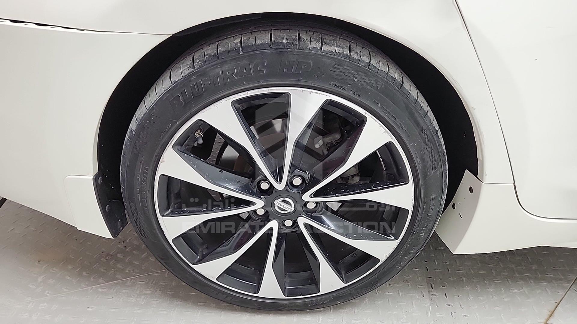 2018 NISSAN MAXIMA VIN: 1N4AA6AP2JC360330