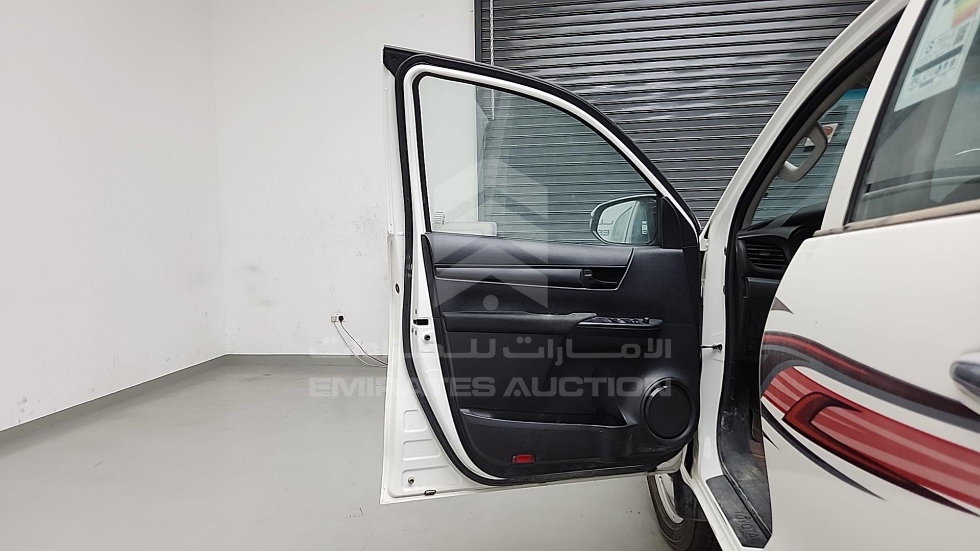 2023 TOYOTA HILUX VIN: MR0DB9CD2P5161754
