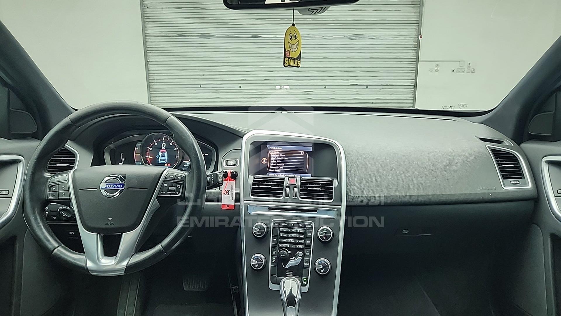 2014 VOLVO XC 60 VIN: YV147HDZ1E2559227