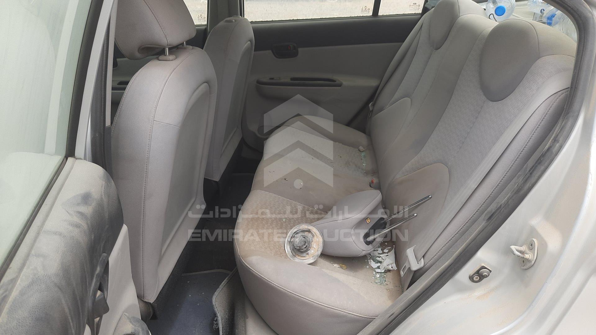 2010 HYUNDAI ACCENT VIN: KMHCM41A1AU449161