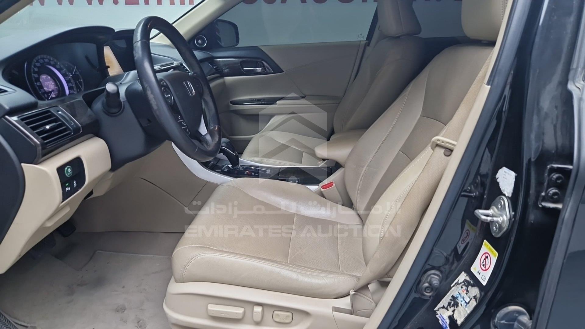 2016 HONDA ACCORD VIN: LUCCR2669G3407975