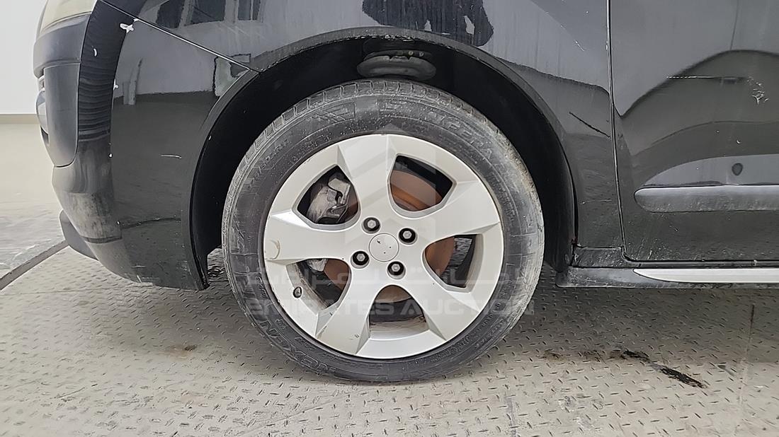 2011 Peugeot 3008 — Front Left Tyre — Photo 35