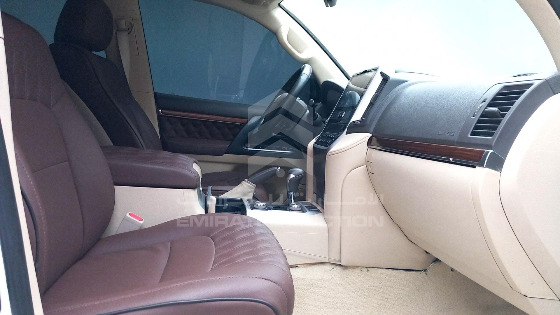 2017 TOYOTA LAND CRUISER VIN: JTMHU01JXH4137417