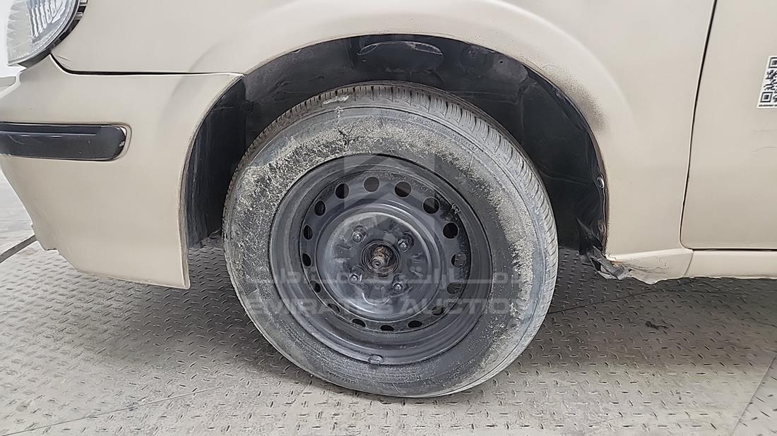 نيسان صني 2002 — الإطار الأمامي الأيسر — صورة 38
