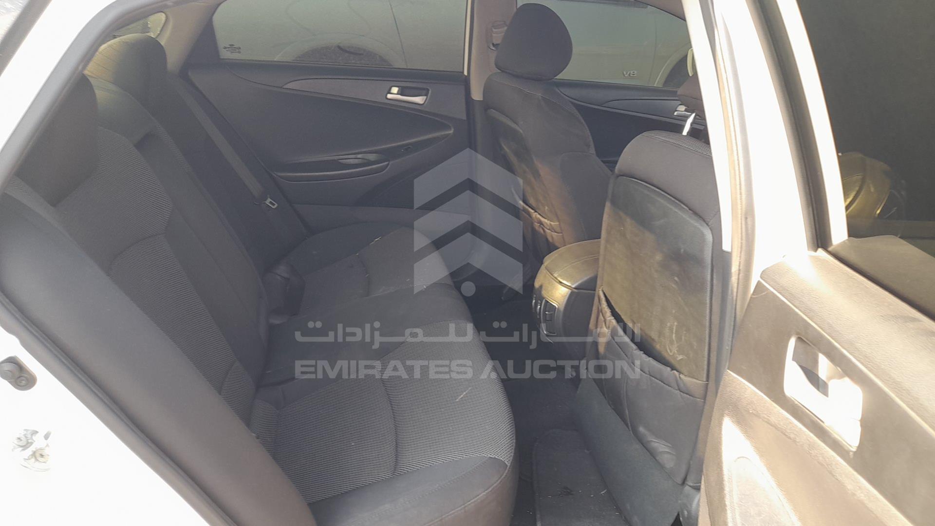2014 HYUNDAI SONATA VIN: KMHEB41C7EA624942