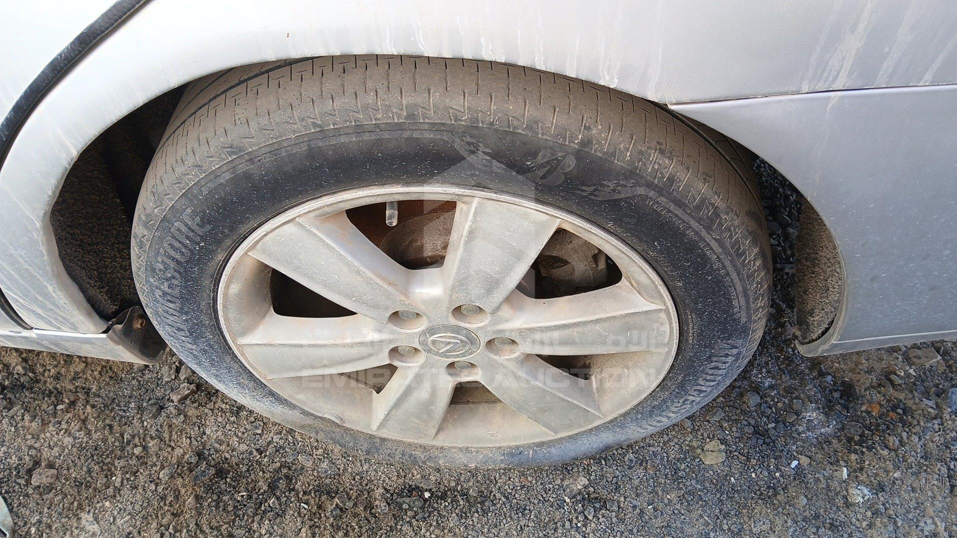 2005 LEXUS ES 330 VIN: JTHBA30GX65151698