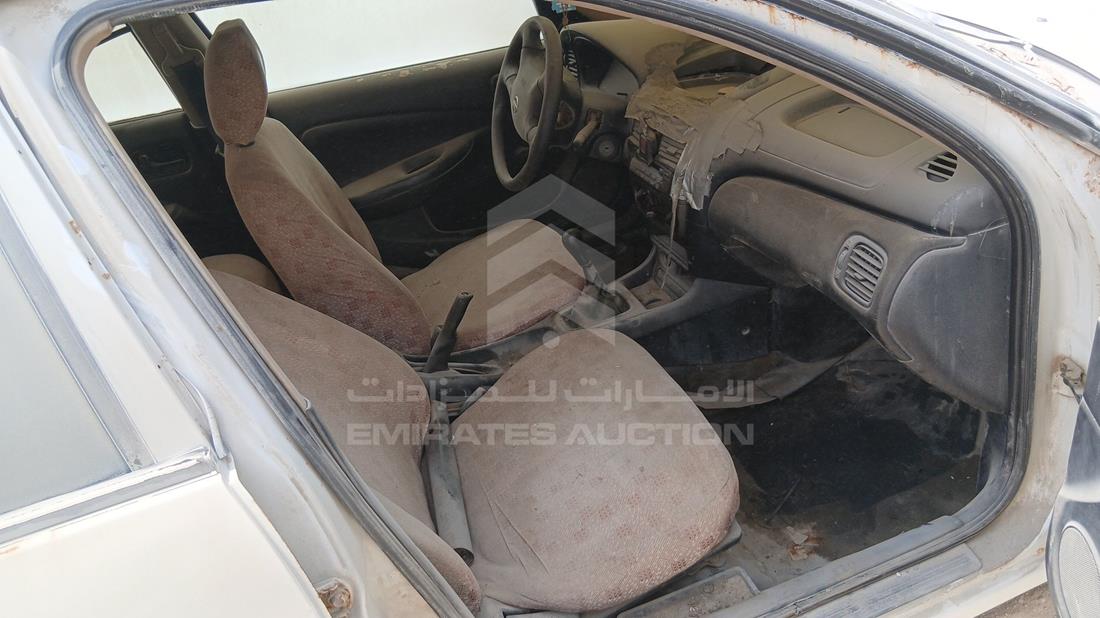 نيسان صني 2006 — زاوية الراكب الأمامي للمقعد — صورة 21