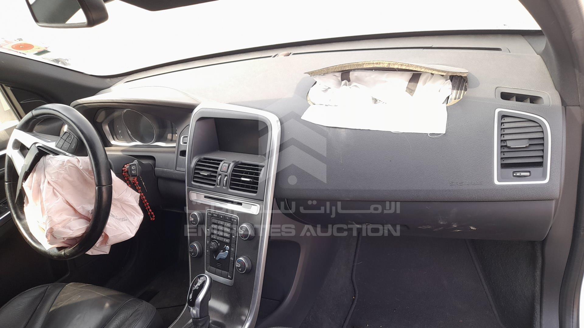 2014 VOLVO XC 60 VIN: YV147HDZ0E2558389