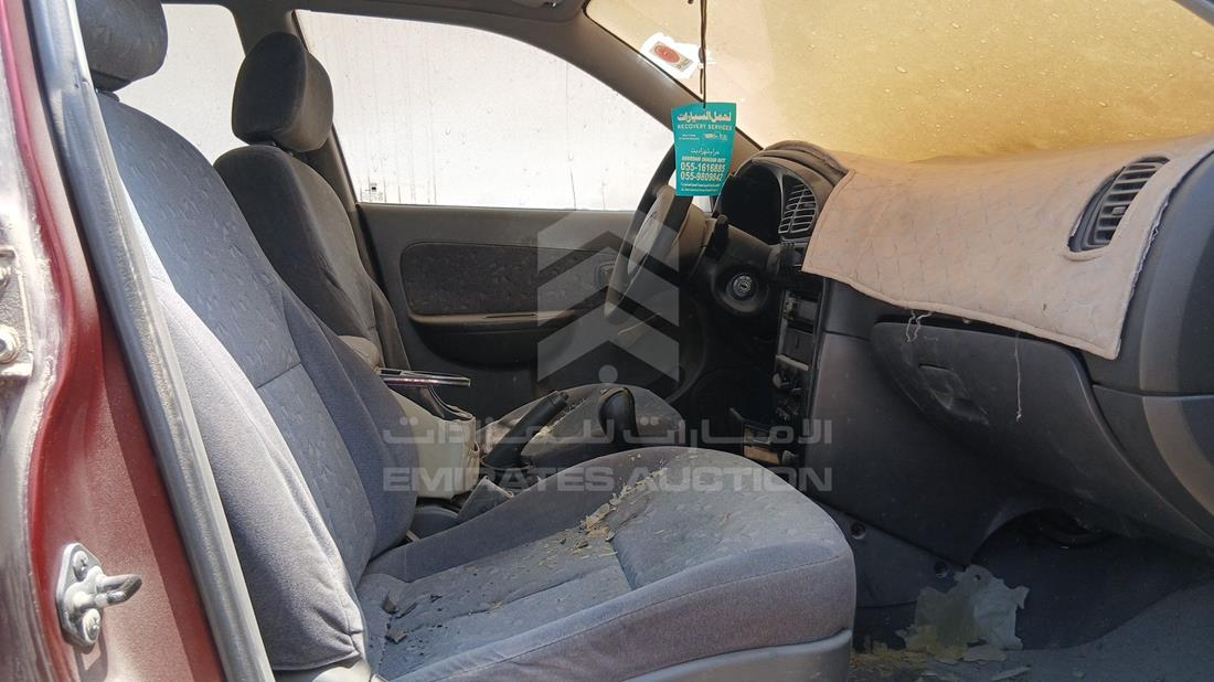 2002 Kia Sephia — Front Right Passenger Seat View — Photo 23