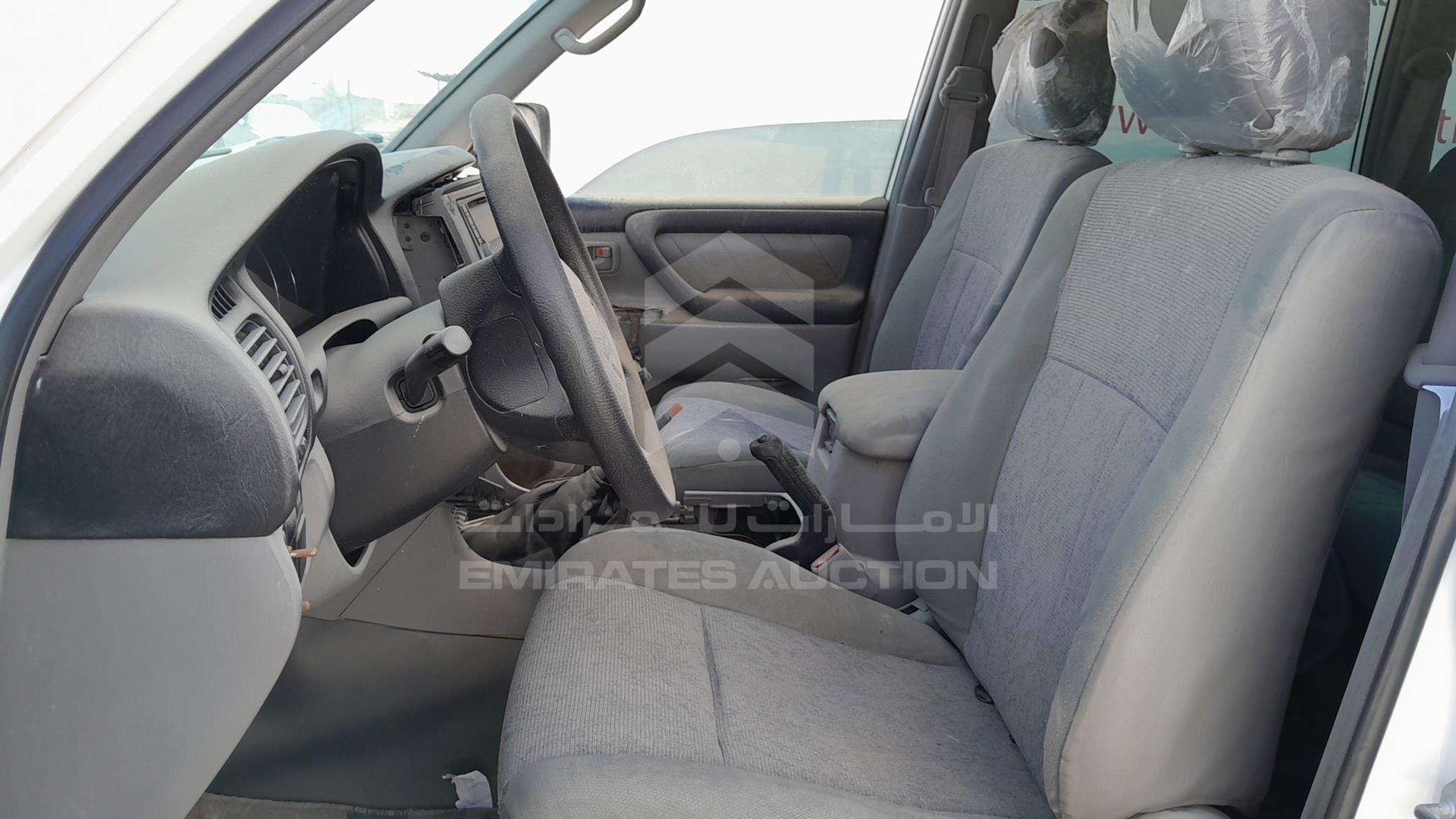 2007 TOYOTA LAND CRUISER VIN: JTGHJ01J273009558