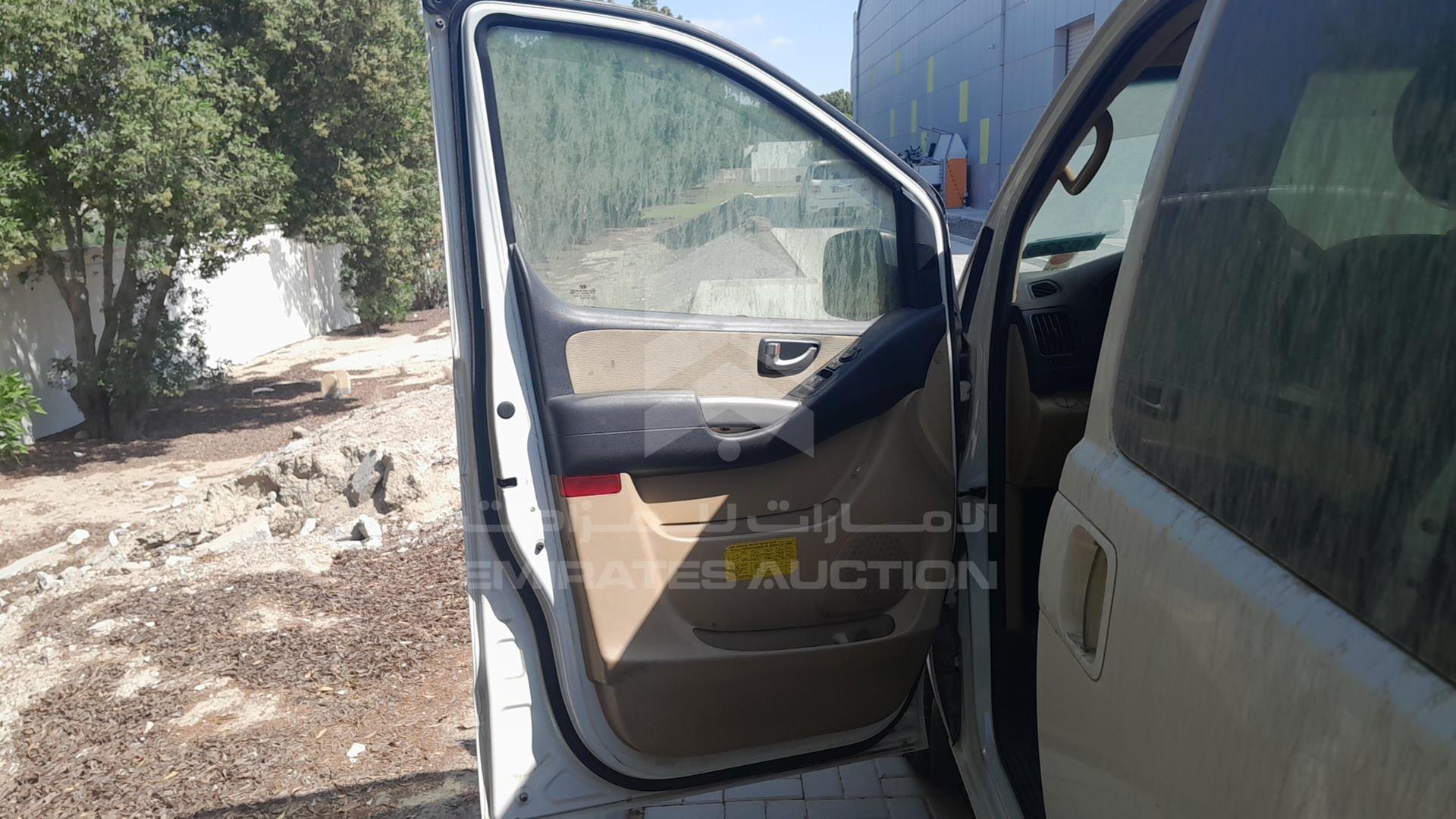 0 HYUNDAI H1 VIN: KMHWH81RXCU454375